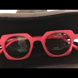 Eye bobs - like  new 2.5 red fun with case